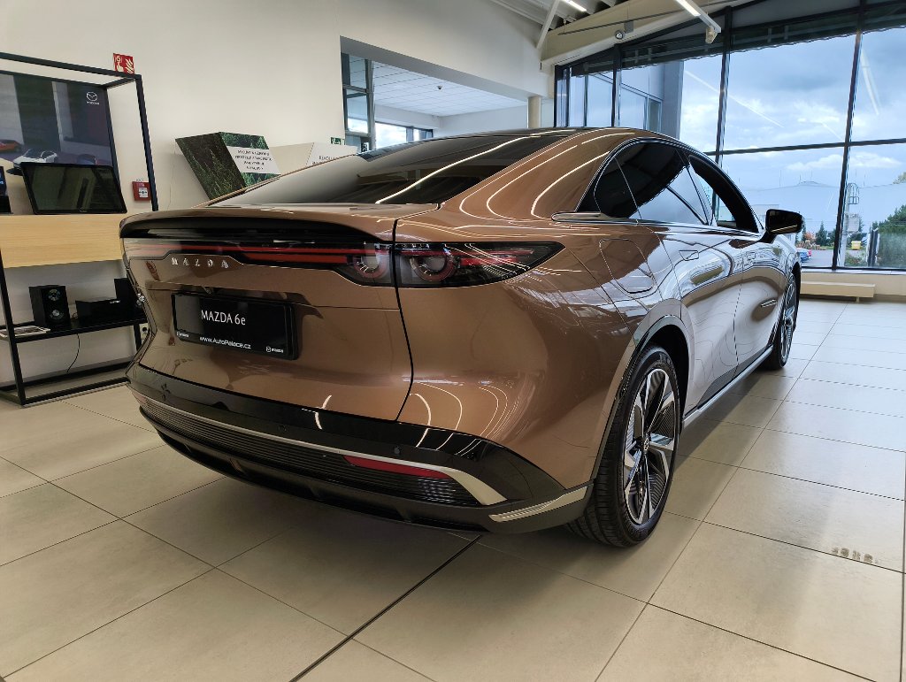 Mazda 6e
