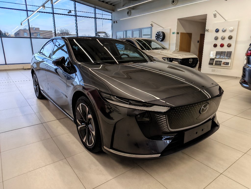 Mazda 6e