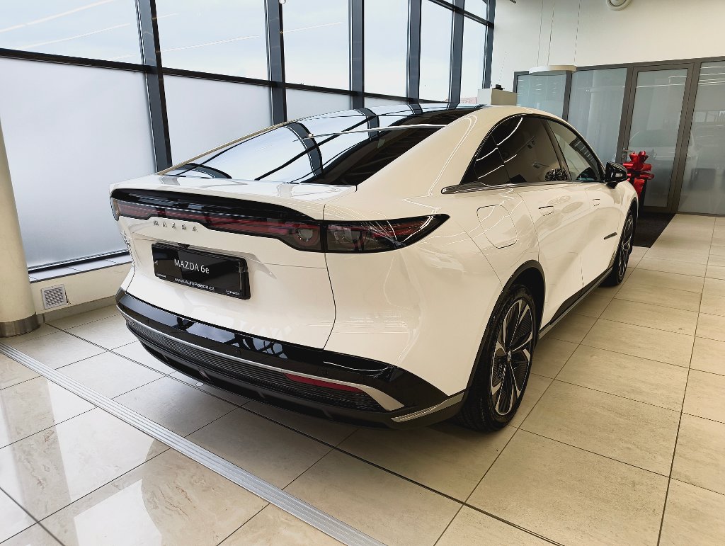 Mazda 6e
