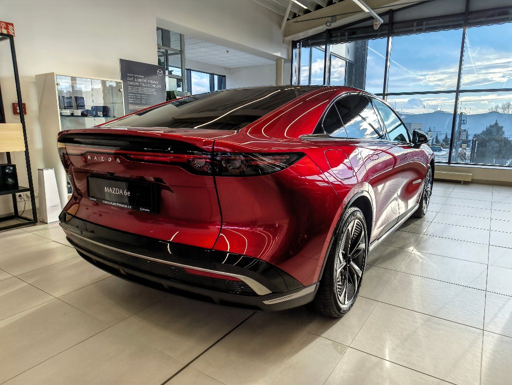 Mazda 6e